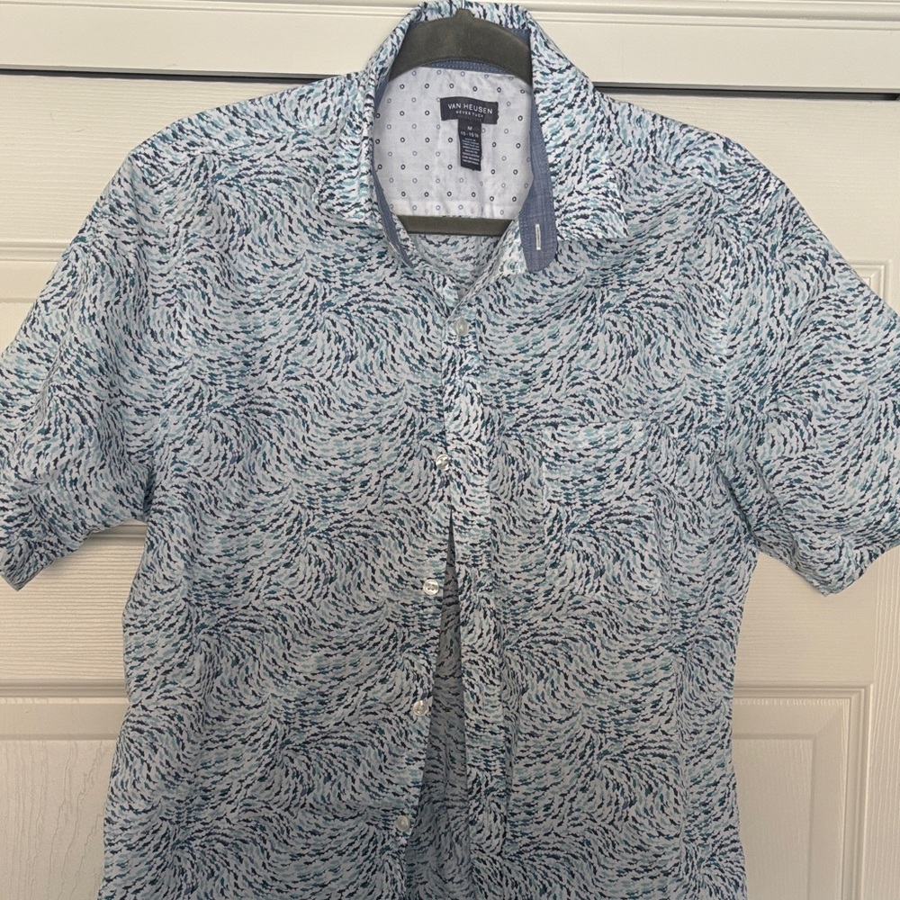 Van Heusen Men's White and Blue Swirl Shirt